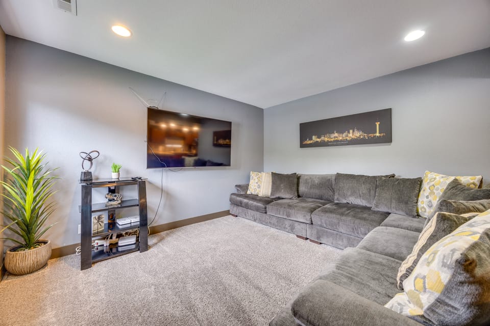2 Mi to Downtown CO Springs! Cozy Retreat w/ Patio House in Colorado Springs