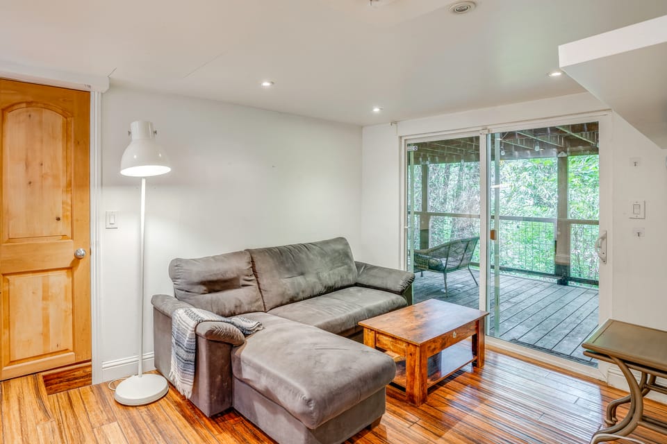 Hike, Golf & Explore: Extended Stay in Camp Meeker Apartment in Camp Meeker