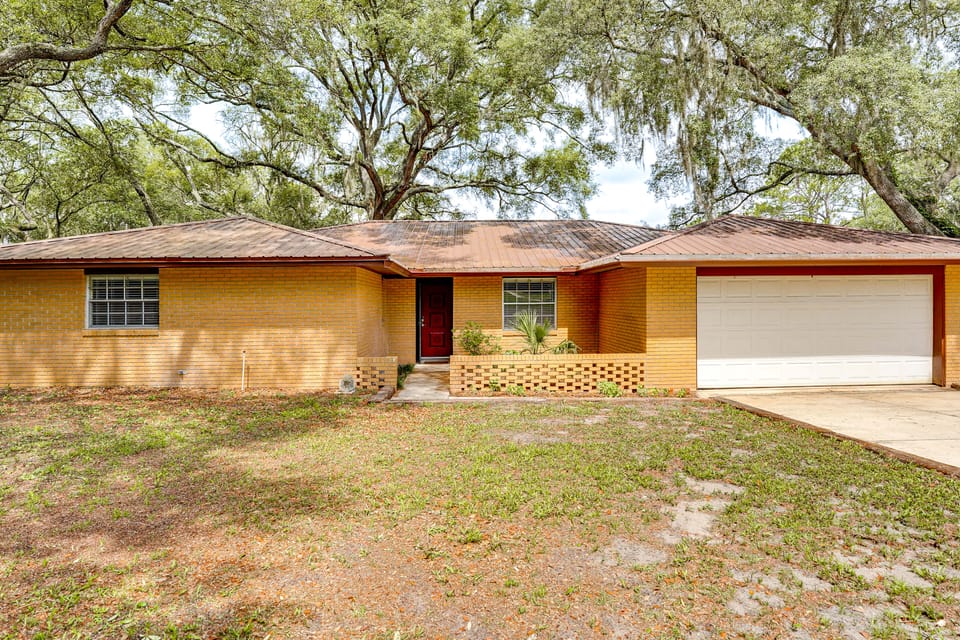 Patio w/ Views! Pet-Friendly Keystone Heights Home House in Florida