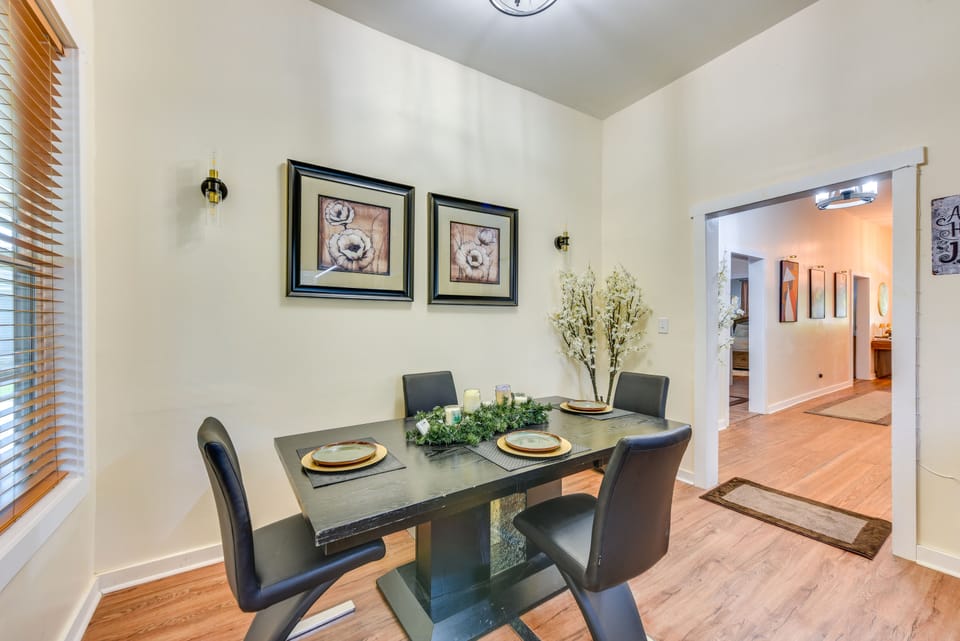 Walkable Gem in Historic Dtwn Cheraw! Group Ready House in South Carolina