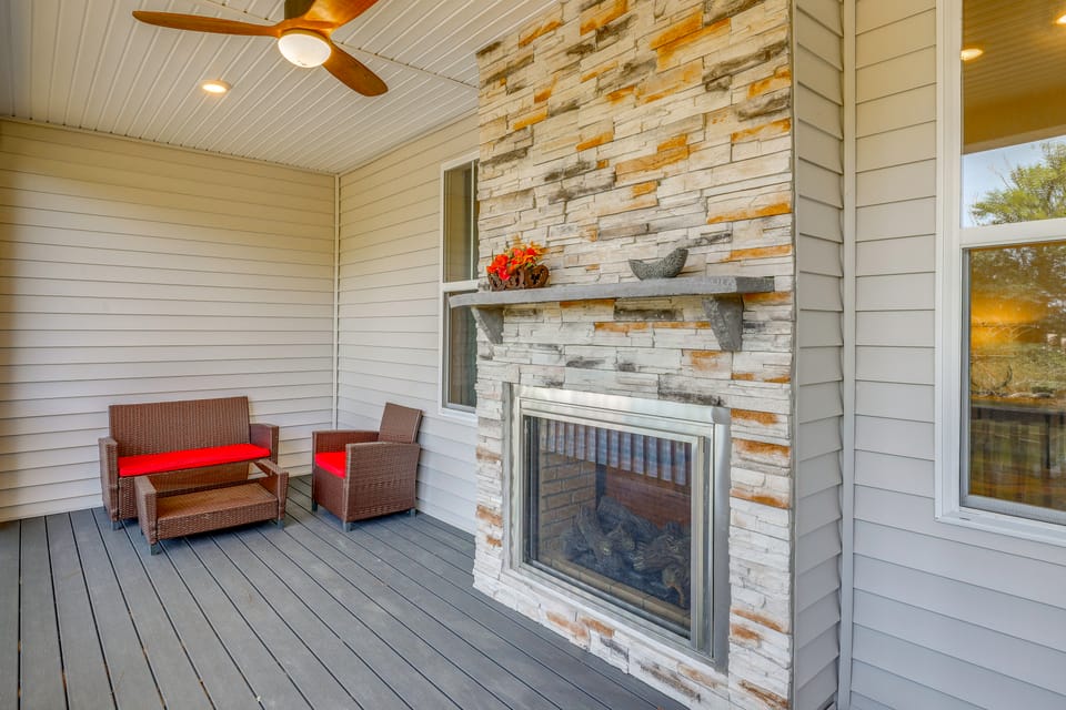 5 Mi to Bethany Beach! Group Escape w/ Pool Access House in Sussex County