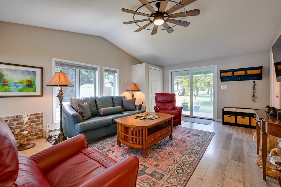 Waterfront Days, Fireside Nights! Lake Helen Haven House in Wisconsin