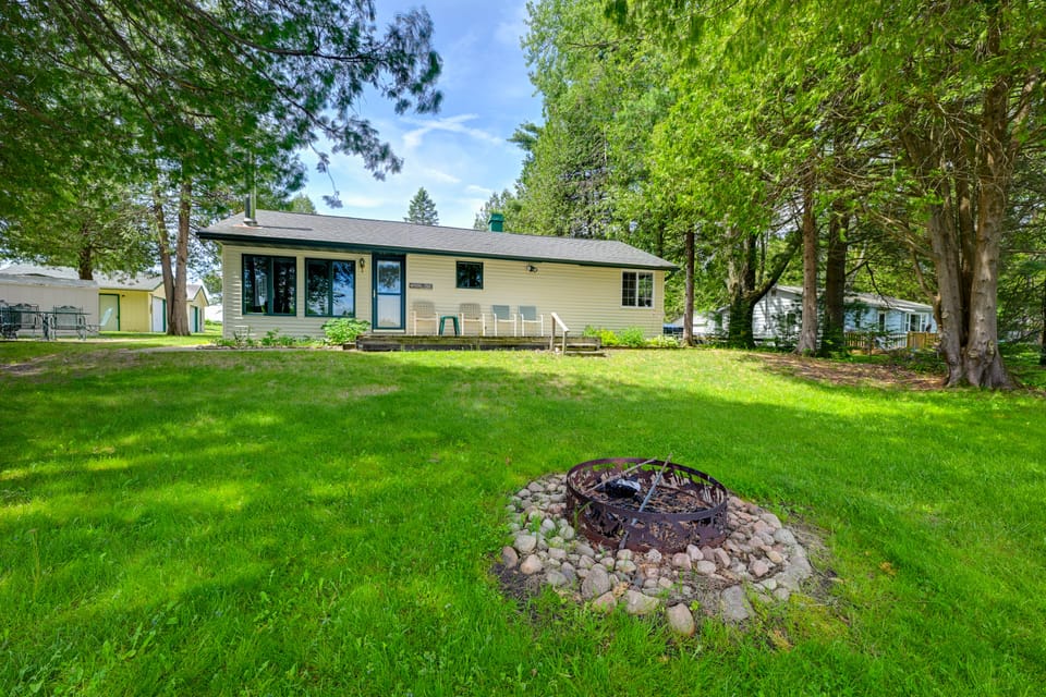 Waterfront Days, Fireside Nights! Lake Helen Haven House in Wisconsin