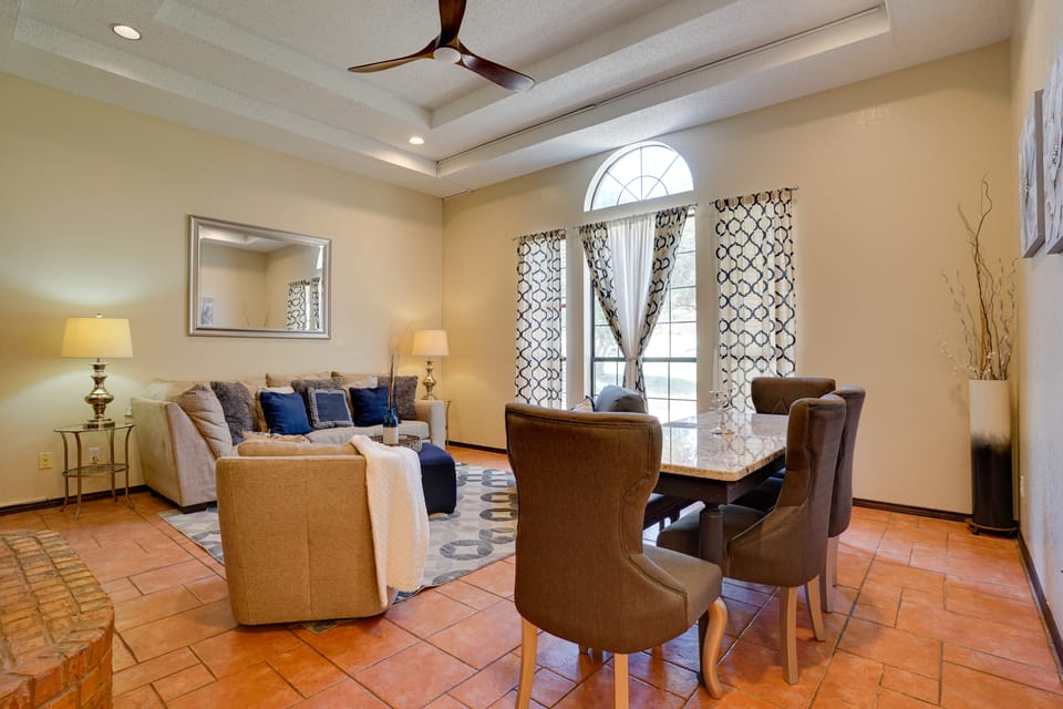 3 Mi to Six Flags! Family Getaway w/ Outdoor Oasis House in Grand Prairie
