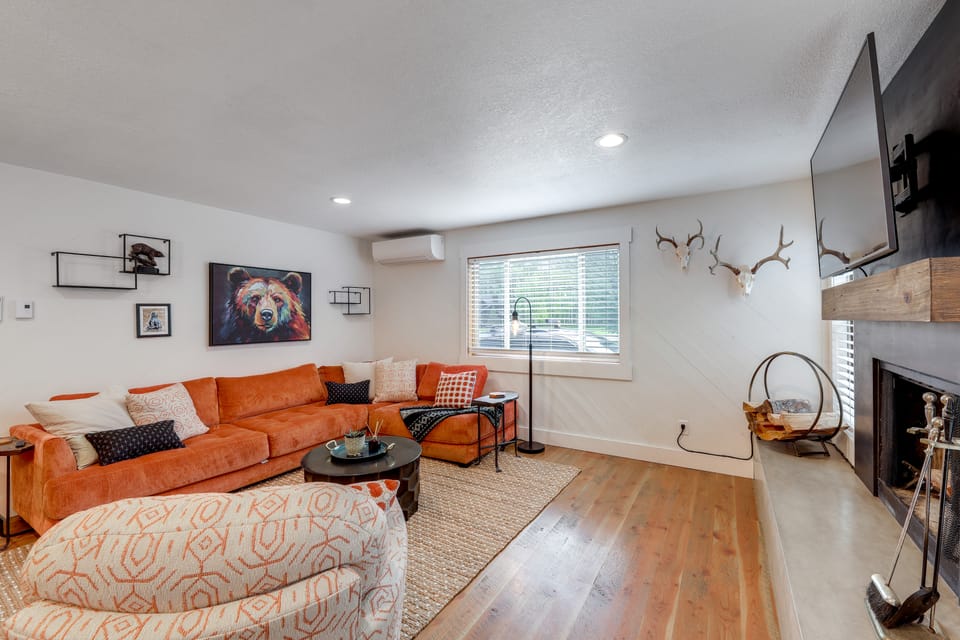 Hot Tub/Pool/Near Lake/Whitefish Resort/Dining Apartment in Whitefish