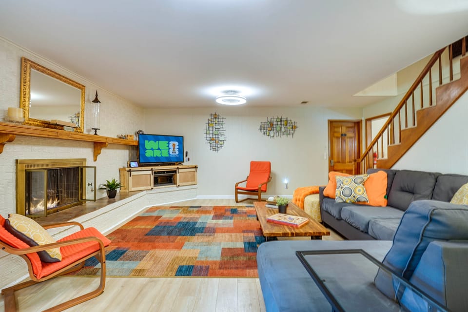 Hot Tub & Game Room! Home 15 Mi to AT&T Stadium House in North Richland Hills