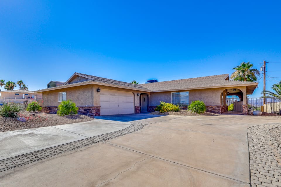 2 Mi to Windsor Boat Launch! Lake-View Escape House in Lake Havasu City