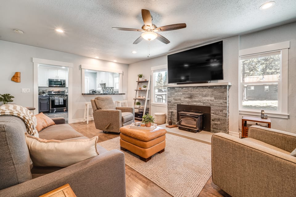 Outdoor Adventure Base w/ Private Patio in Calpine House in Sierra Nevada