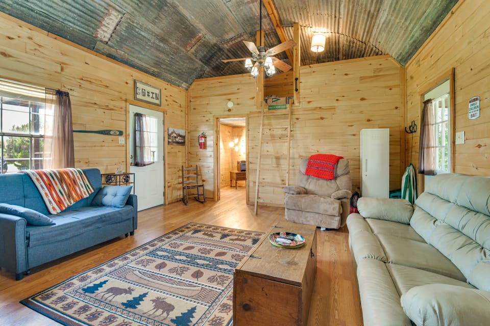 Cabin w/ Dock on Hubbard Creek Lake: Pets Welcome! House in Texas