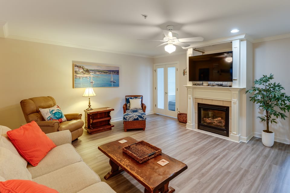 Pool Access & 2 Mi to Beach! Ocean City Escape Apartment in Worcester County