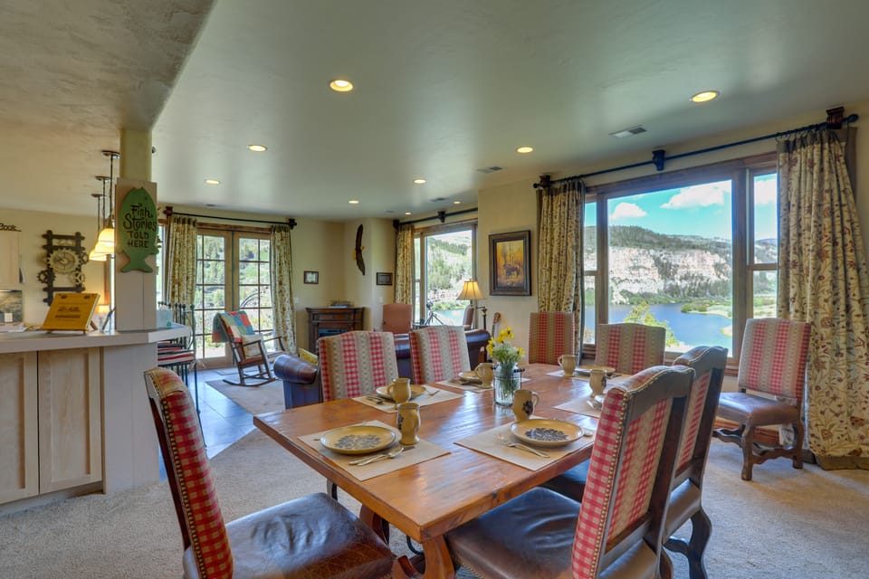 360-Degree Mountain Views! Lake Retreat in Gypsum House in Colorado