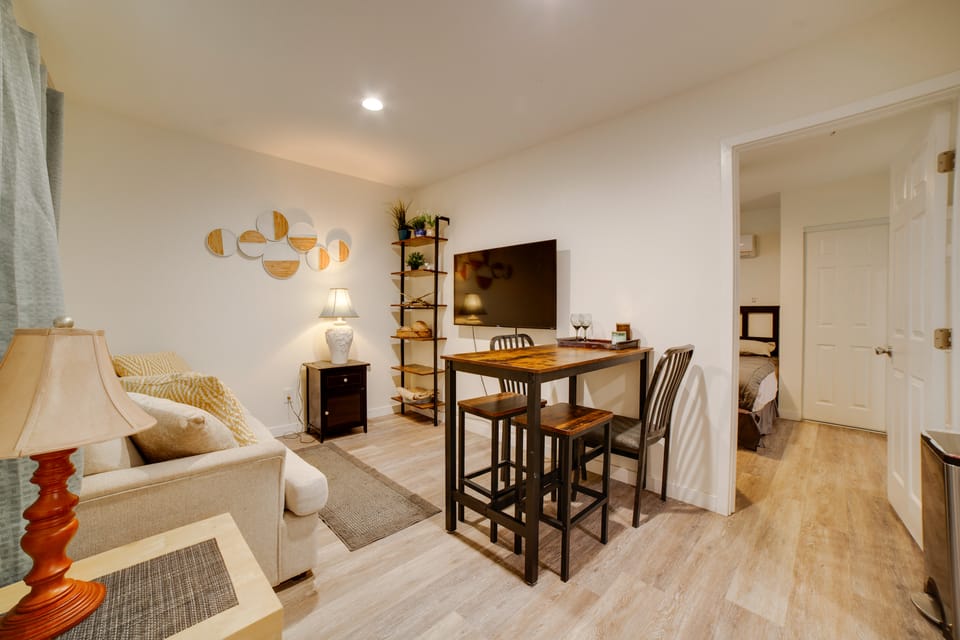 Bring Your Pets! Convenient Home in Riverside House in Riverside