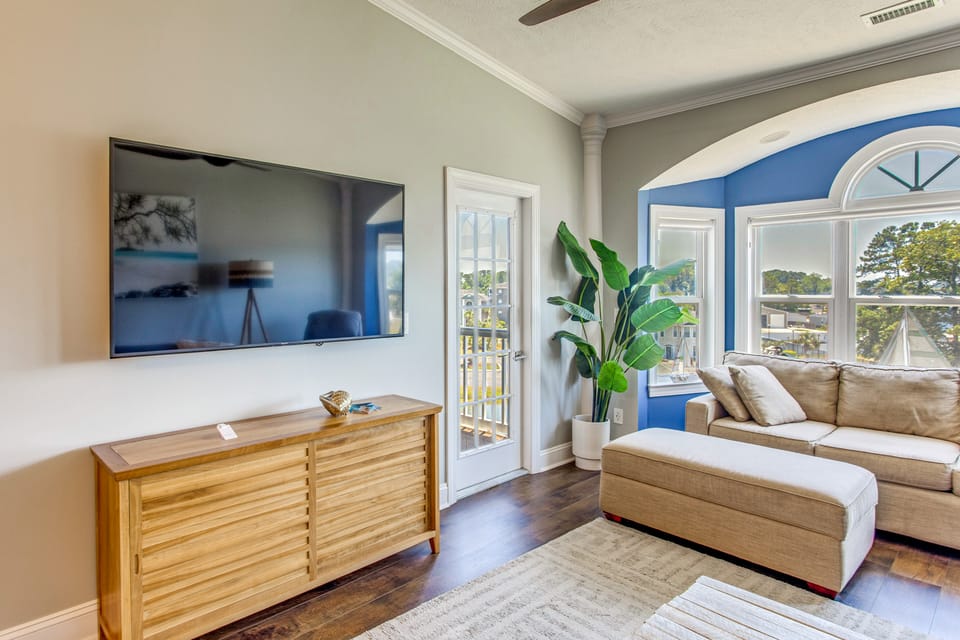 3 Mi to Cherry Grove Beach! Quiet Condo w/ Balcony Apartment in North Myrtle Beach