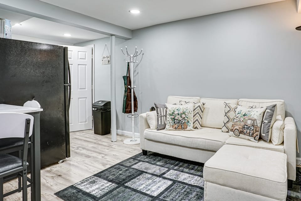 Work & Play in Baldwin! Cozy Apartment w/ Grill Apartment in Baldwin