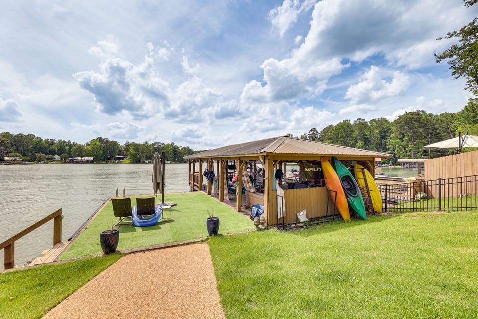 Cozy Eclectic Cabin w/ Lake Views & Shared Dock! House in Lake Martin