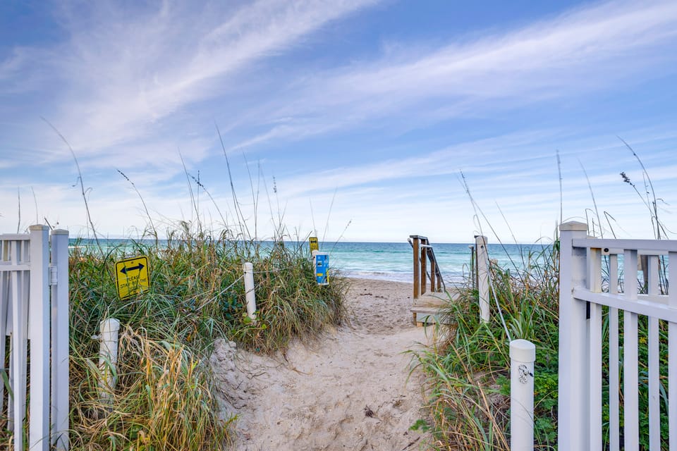Resort-Style Living! Waterfront Nettles Island Gem House in Hutchinson Island