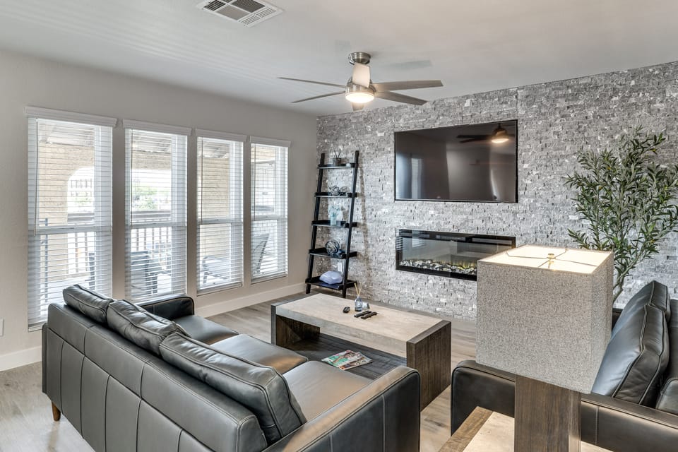 1 Mi to UNLV & Strip! Modern Vegas Condo Apartment in Paradise