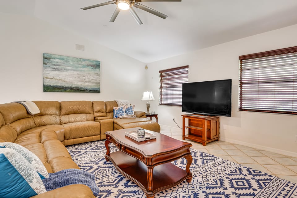 Dogs Welcome! Family-Friendly Gem in Lehigh Acres House in Lehigh Acres