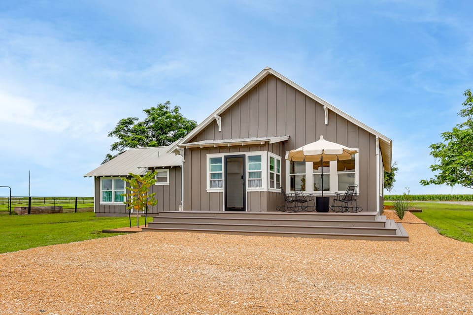 Upscale Home on 120 Acres: Near Wedding Venues! House in Texas