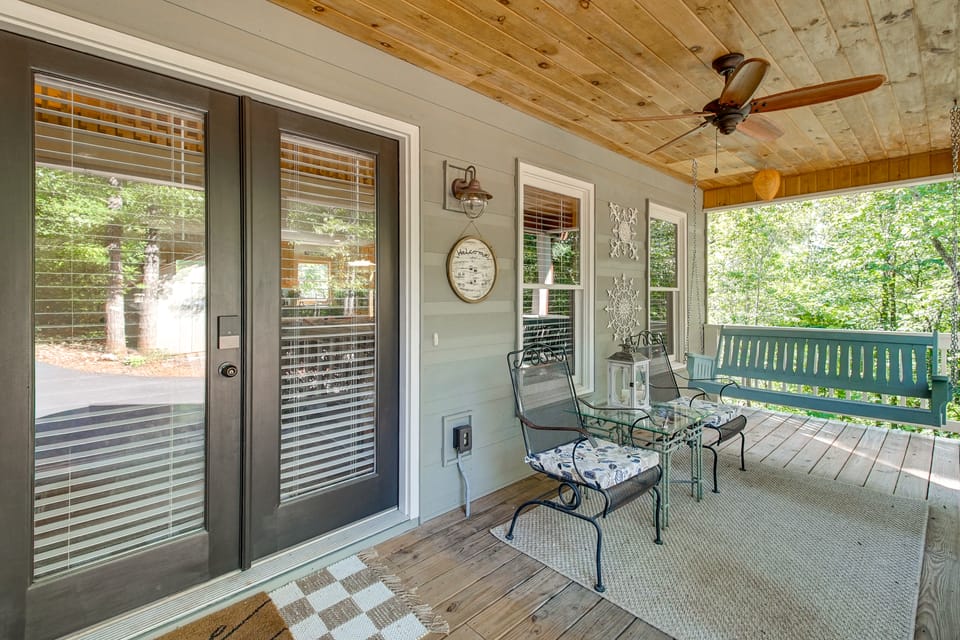 Hannah's Hideaway, Minutes to Dahlonega Square House in Georgia