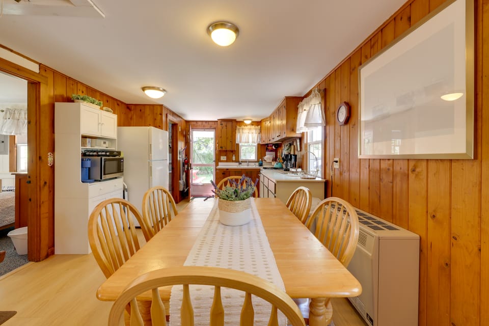 Walk to Nantucket Sound Beaches! Family Getaway House in Dennis Port
