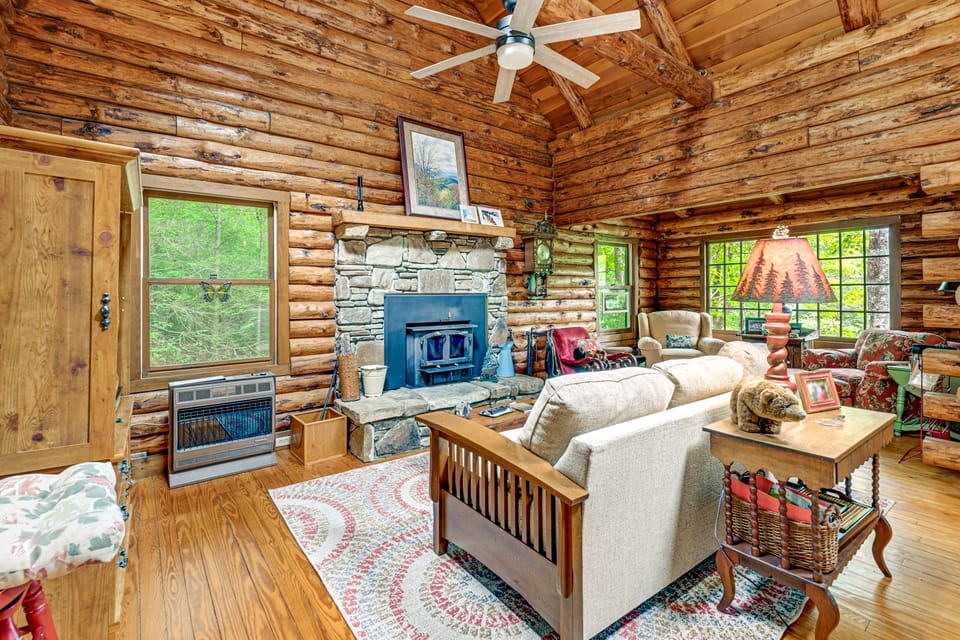 Unplug! Lake Toxaway Cabin w/ Dock Access House in Gloucester