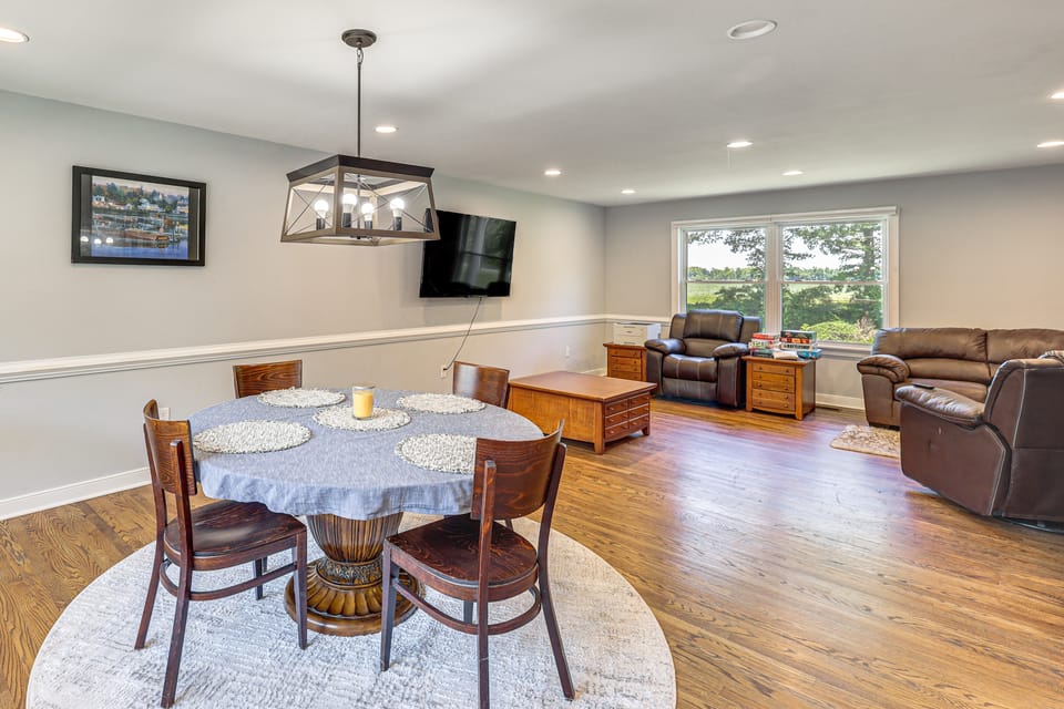 3 Mi to Dtwn: Spacious Warsaw Retreat w/ Huge Yard House in Maryland