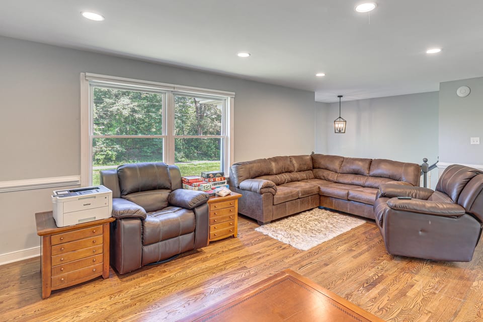 3 Mi to Dtwn: Spacious Warsaw Retreat w/ Huge Yard House in Maryland
