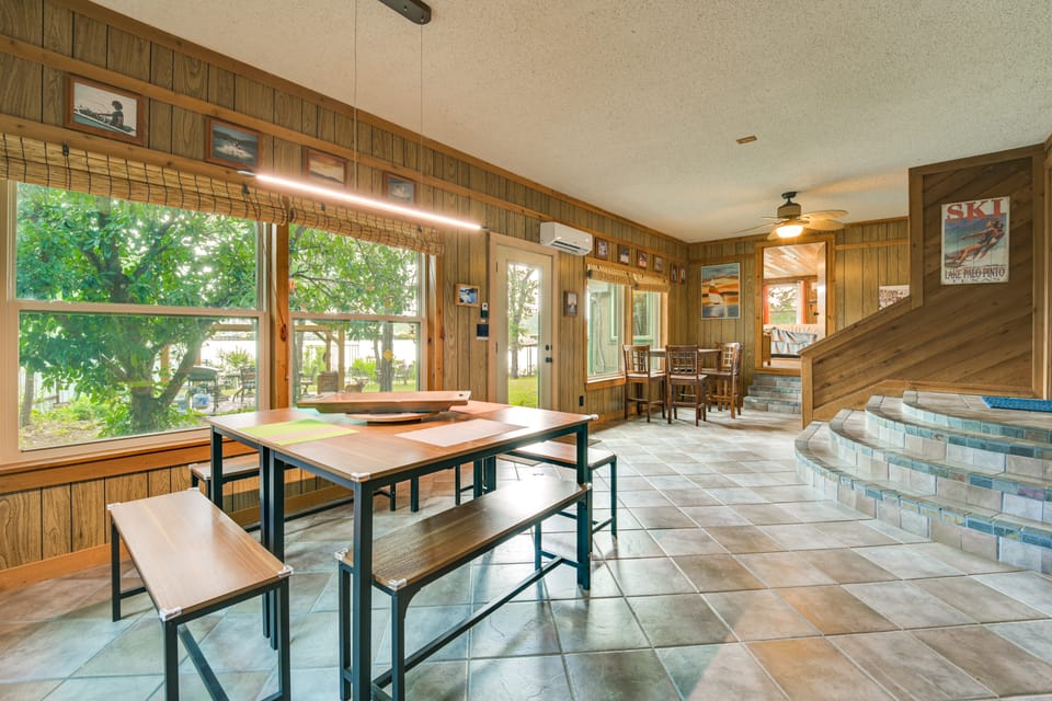 Lakefront Palo Pinto Retreat, Perfect Fishing Spot House in Texas