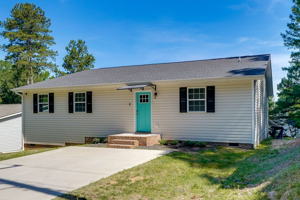 NEW Durham Ranch Home Near Duke & UNC Hospitals House in Durham