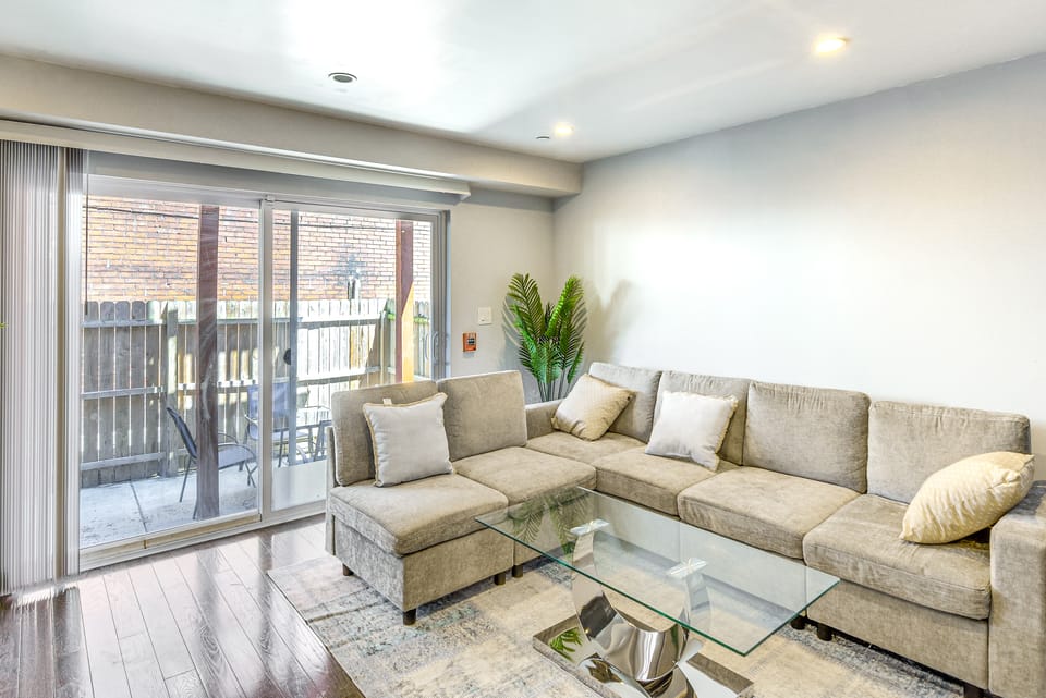 Private Patio! Extended Stay 3 Mi to Center City Apartment in Philadelphia
