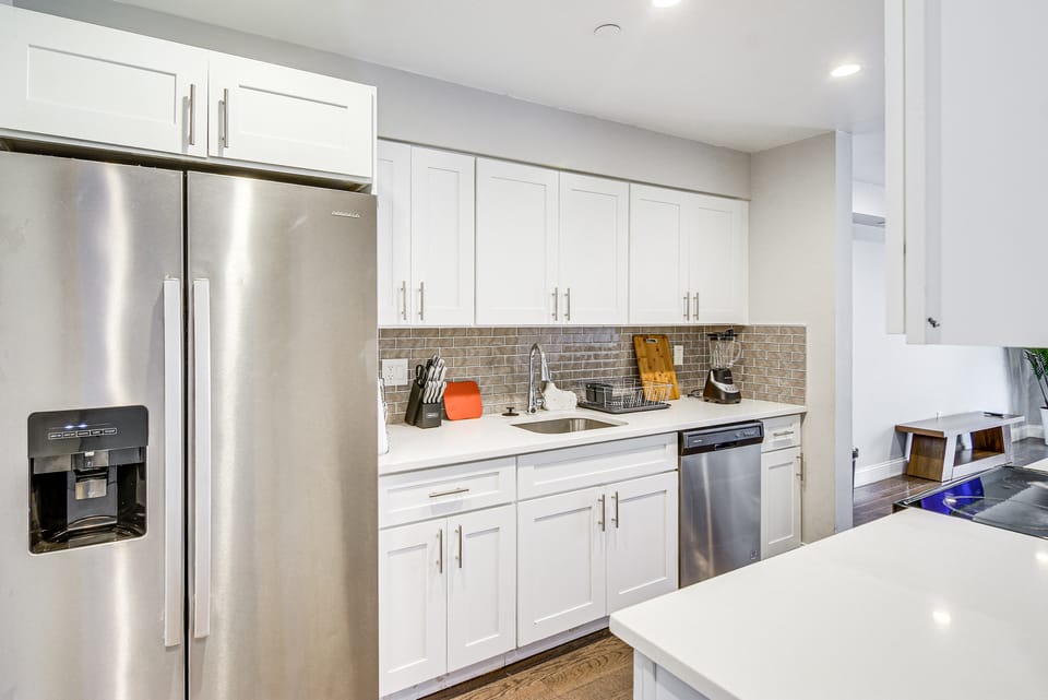 Private Patio! Extended Stay 3 Mi to Center City Apartment in Philadelphia