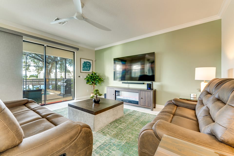 Disney! Universal! Free On-site Resort For All! House in Kissimmee