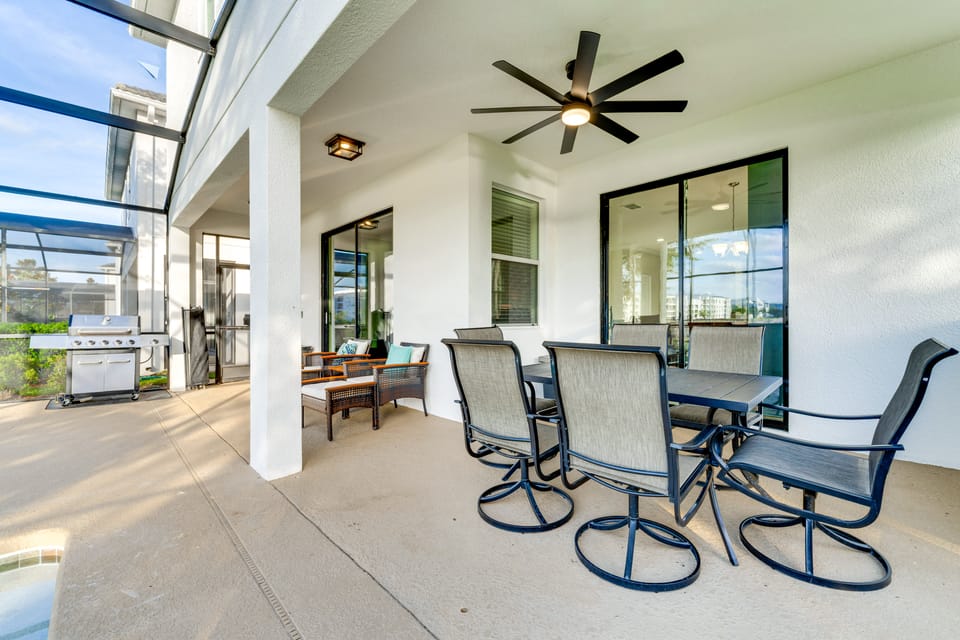 Disney! Universal! Free On-site Resort For All! House in Kissimmee