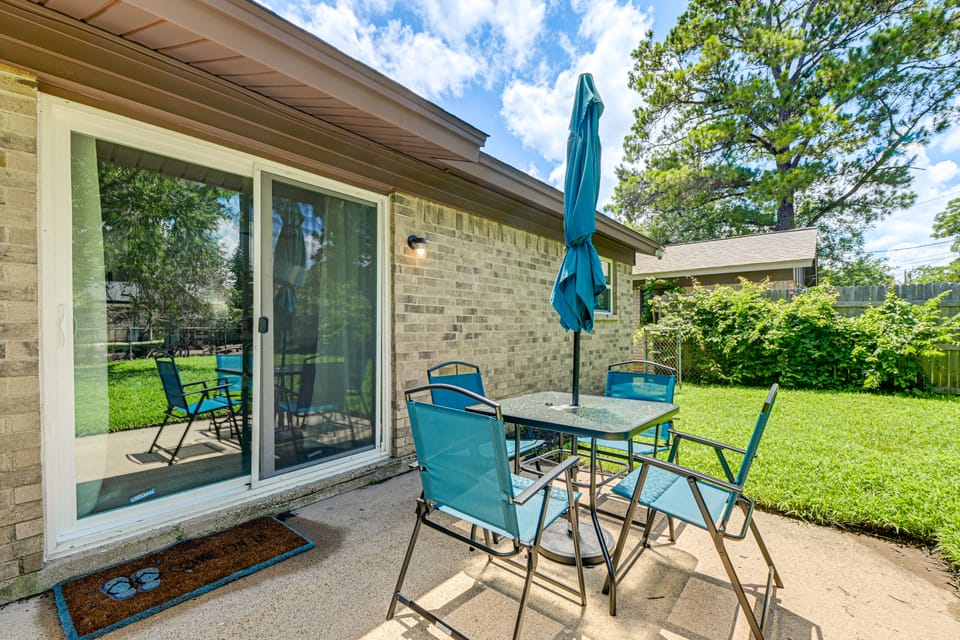 7 Mi to Six Flags! Family Retreat in DFW Suburbs House in Irving