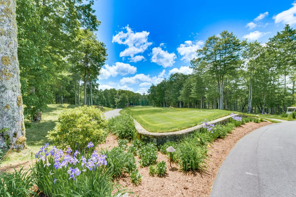 Amazing Mtn Views at 'Fore Seasons' in Trillium Apartment in Lake Glenville