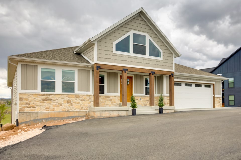 Ultimate Family Getaway! Luxe 6BR Bear Lake Home House in Garden City