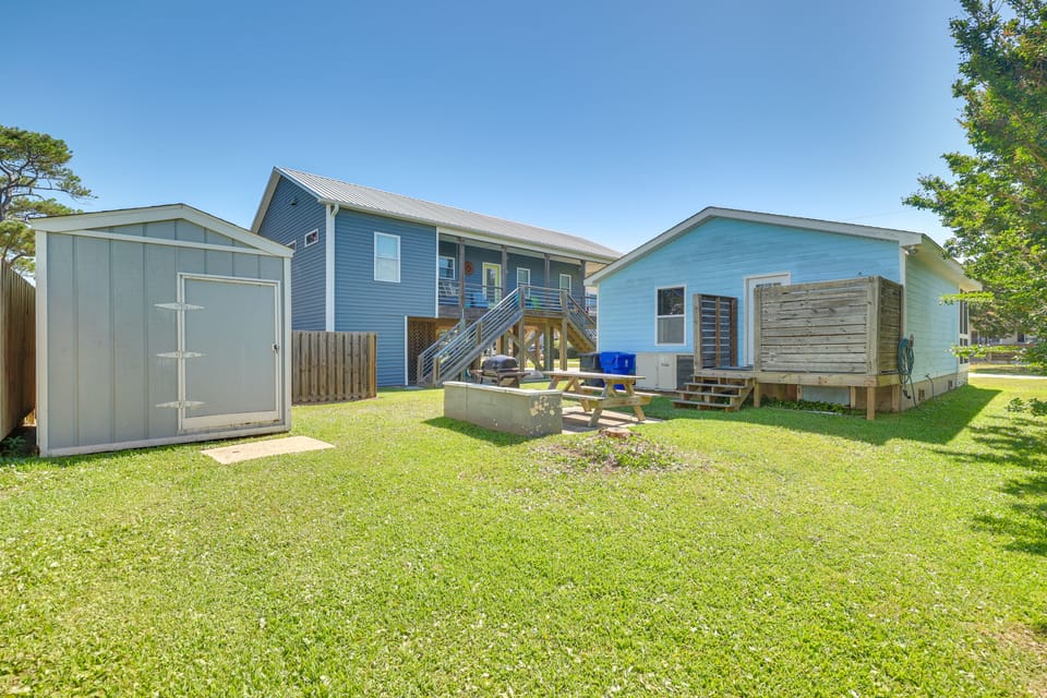 Steps to Ocean! Family-Friendly Carolina Beach Gem House in Carolina Beach