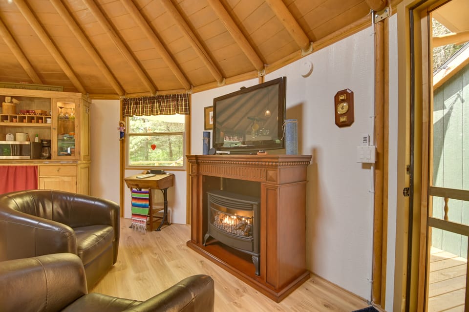 Unique Yurt Cabin Experience in Woods w/ Hot Tub House in Long Lake
