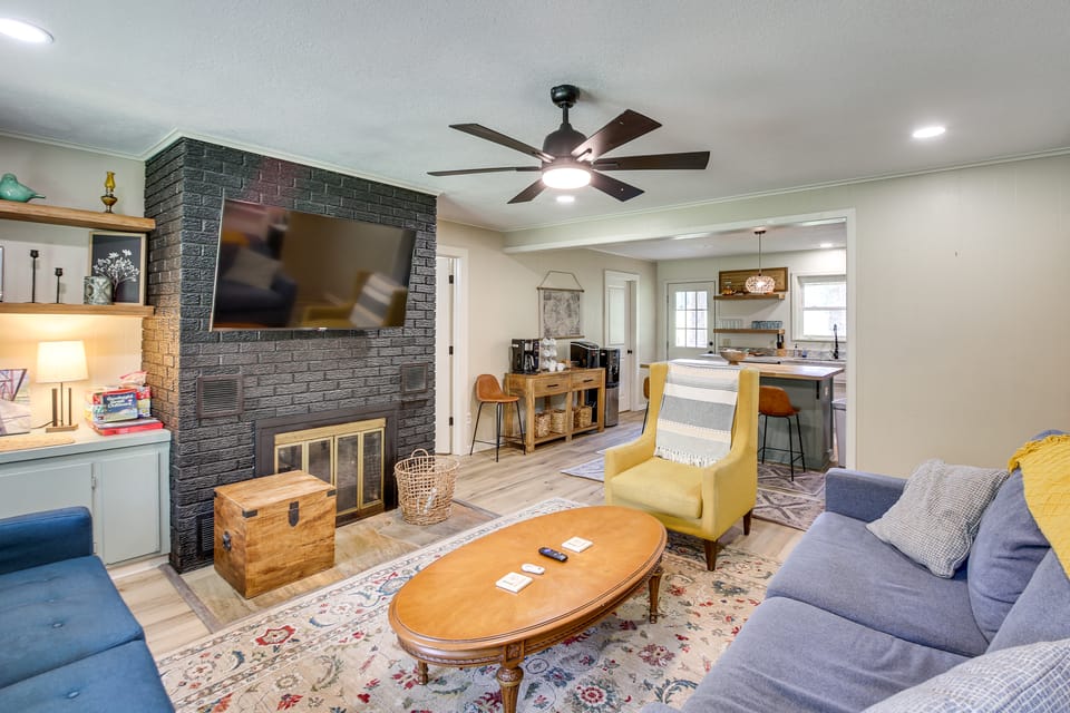 2 Mi to Lake Hamilton: Countryside Gem w/ Fire Pit House in Garland County