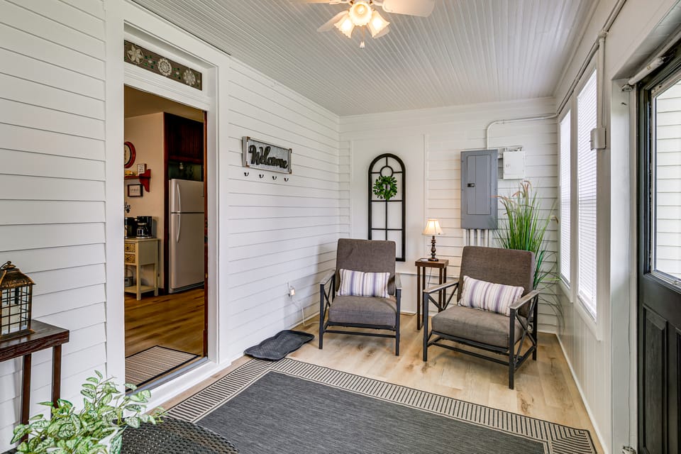 A Sisters Stay Farmhouse Retreat in Villa Ridge House in Ozark Mountains