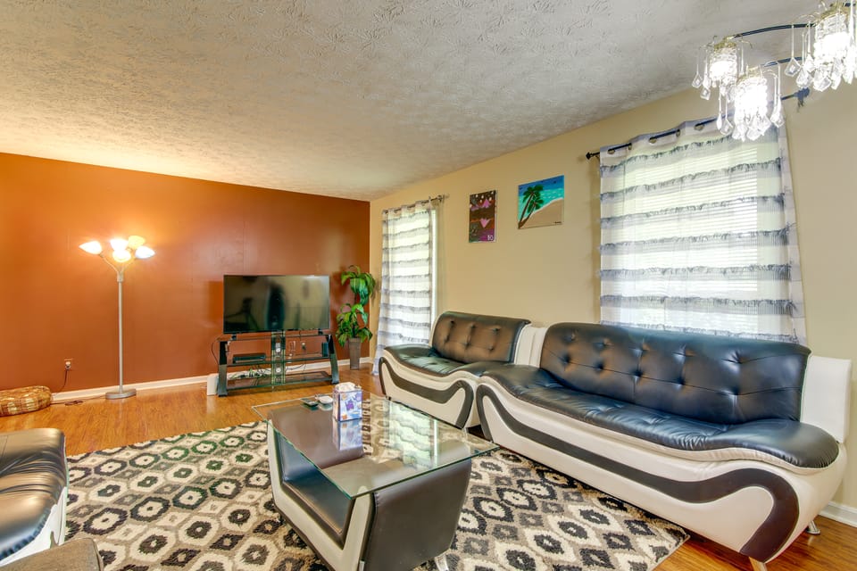 7 Mi to Stone Mtn Park! Spacious Family Getaway House in Georgia