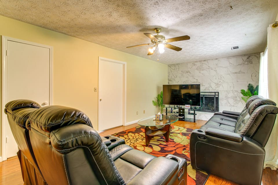 7 Mi to Stone Mtn Park! Spacious Family Getaway House in Georgia