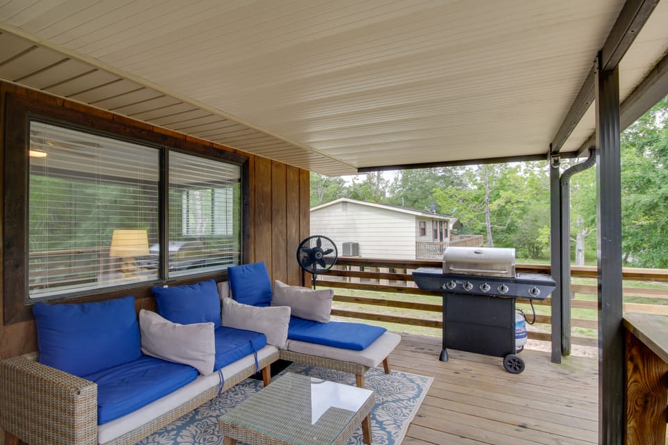 Wolf River Lodge! Home w/ Dock, Large Deck House in Harrison County