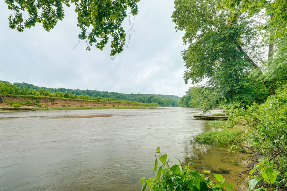 Riverfront Retreat 7 Miles From Ft Leonard Wood House in Ozark Mountains