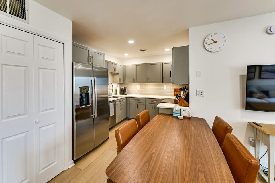 Renovated Condo, Private Patio w/ Outdoor Dining! Apartment in Ocean City