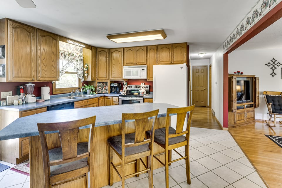 Explore Badlands Nat'l Park: Family Home w/ Patio House in South Dakota
