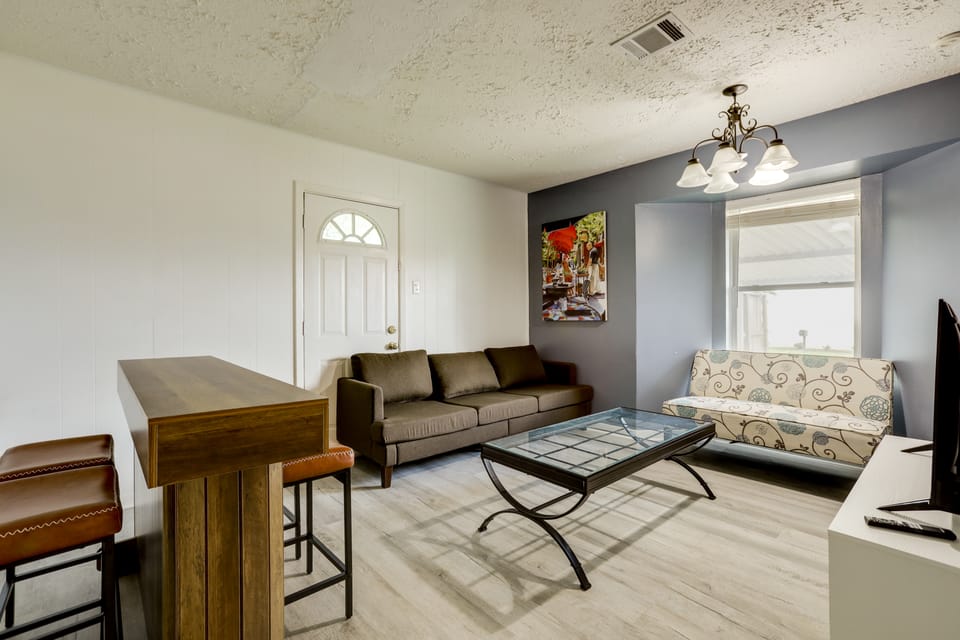 Suburban Sanctuary: Magnolia Home w/ Backyard! House in Texas