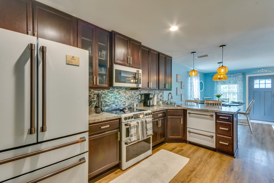 Downtown Gem: Walk to Restaurants & Palafox St! House in Pensacola