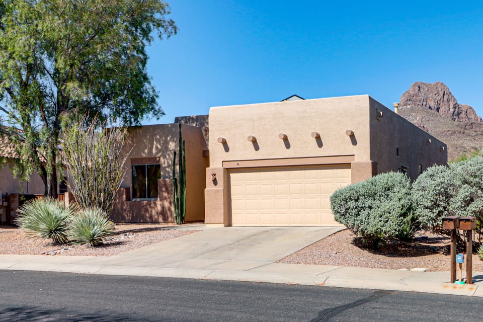 Saguaro Sanctuary: Tucson Home w/ Outdoor Oasis House in Marana